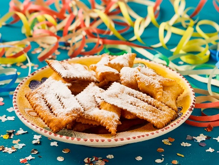 Италиански карнавални пържени бисквитки (Chiacchiere) - снимка на рецептата